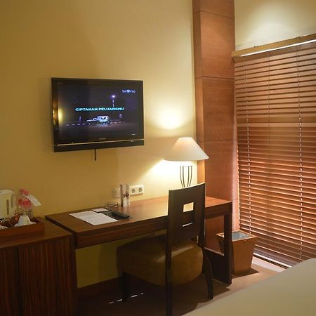 Hotel Mutiara Malioboro Yogyakarta Exterior foto
