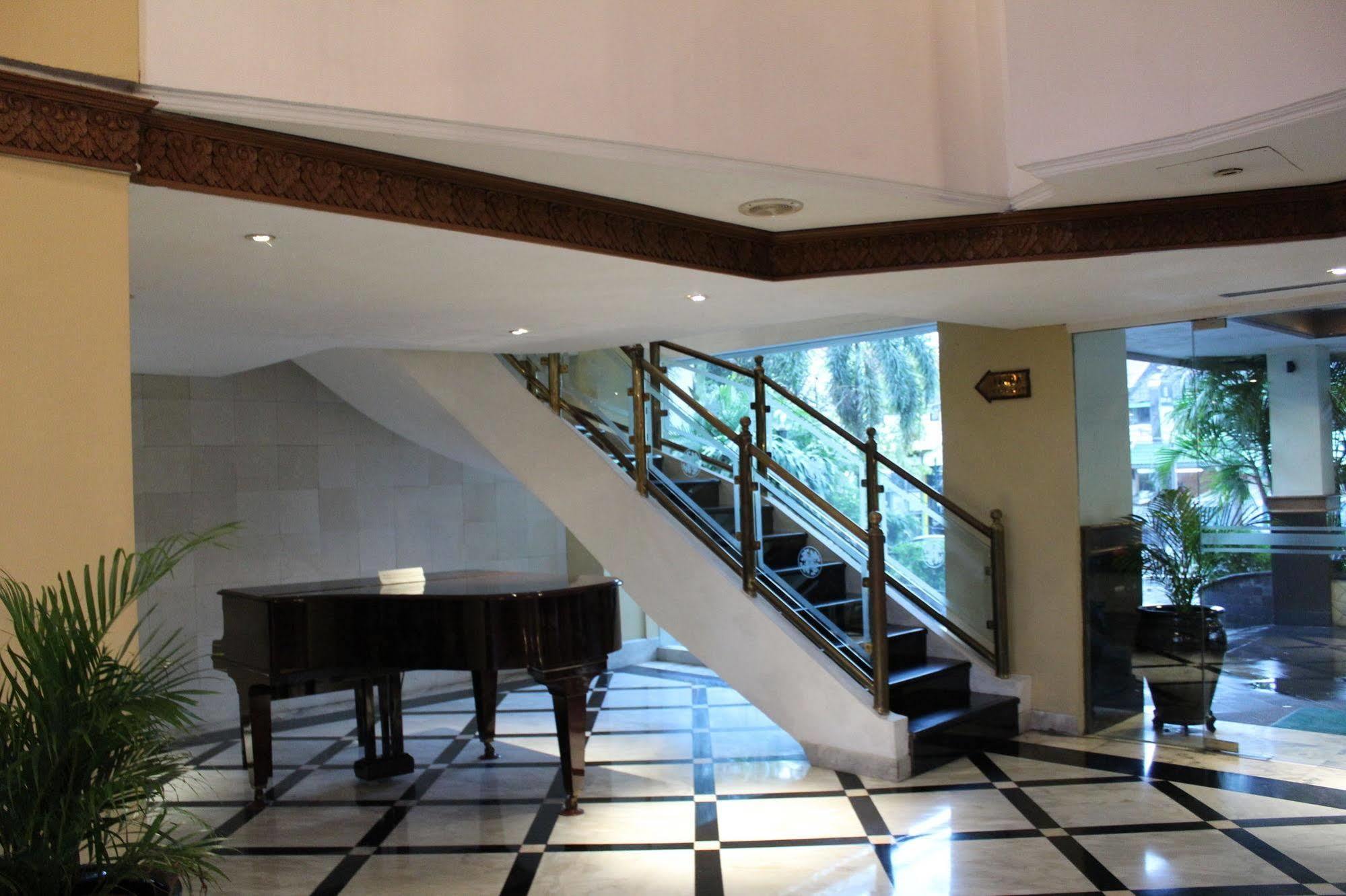 Hotel Mutiara Malioboro Yogyakarta Exterior foto